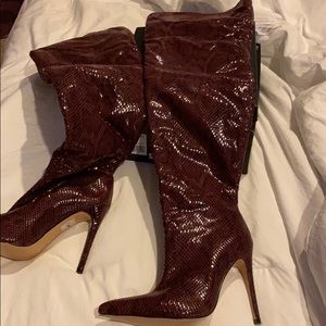 Over the knee Snake Boot